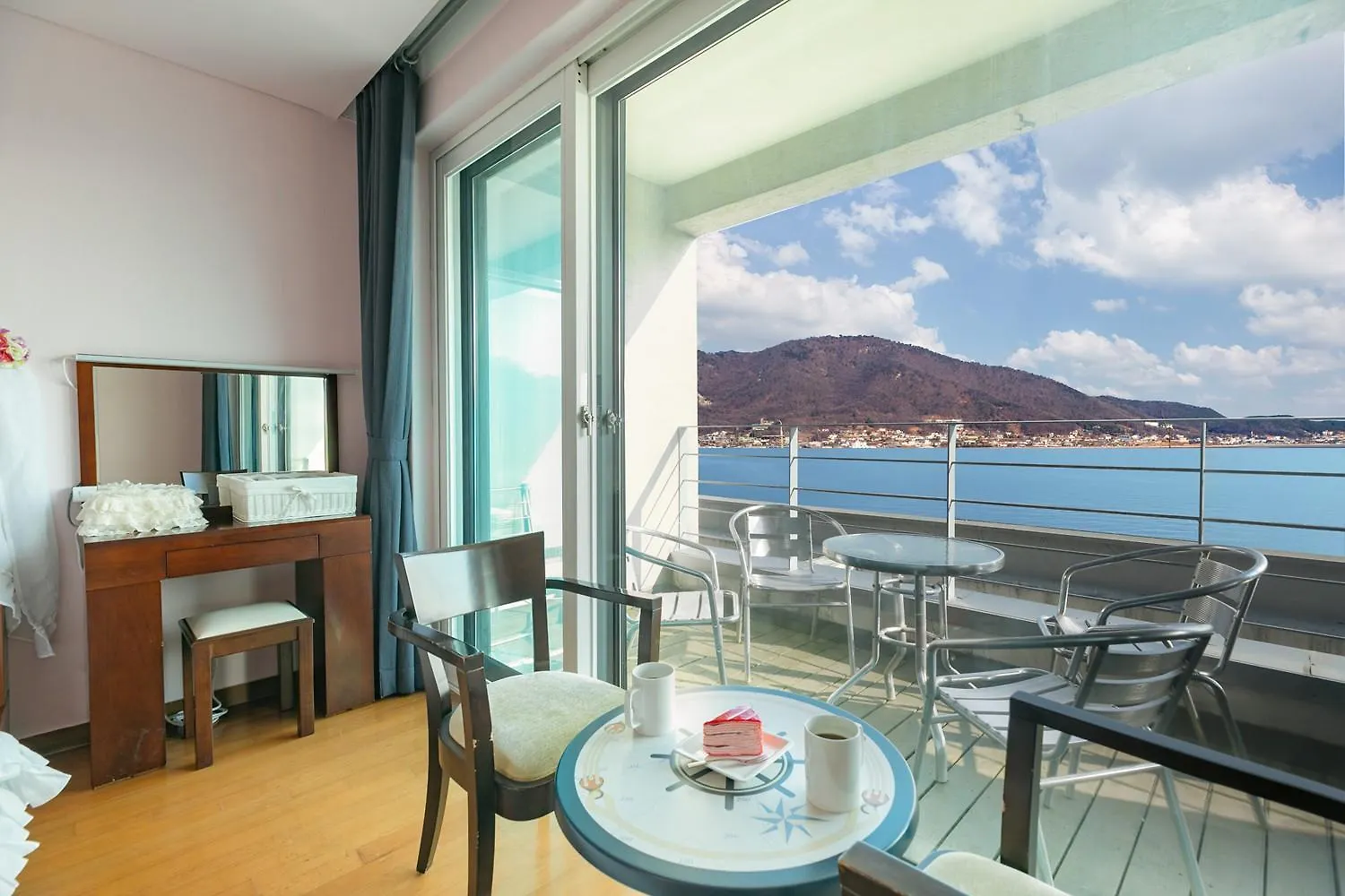 Ganghwa Cafe Pension Amote Incheon 4*,